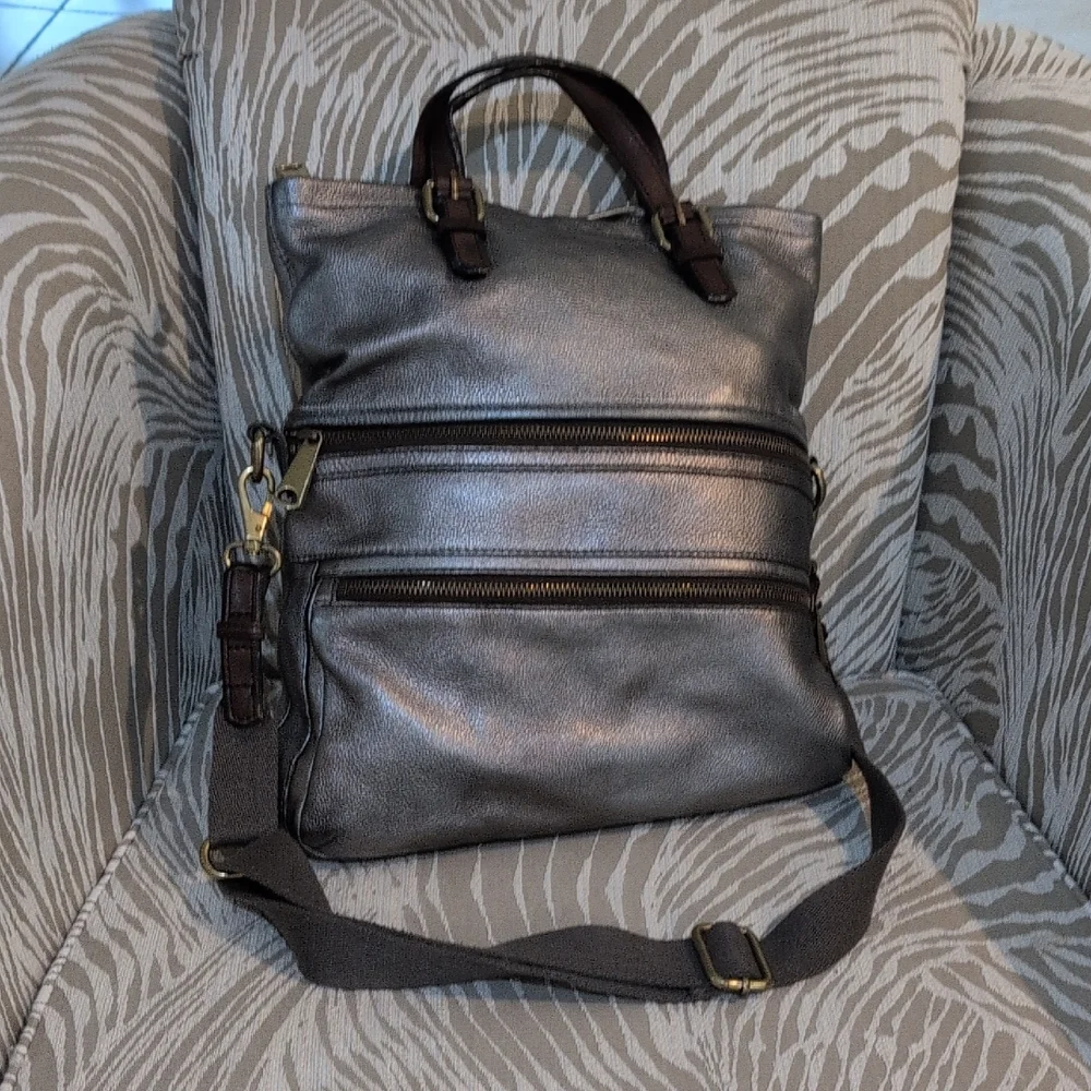 Fossil Metallic Gray Leather Explorer Crossbody Messenger Shoulder Bag